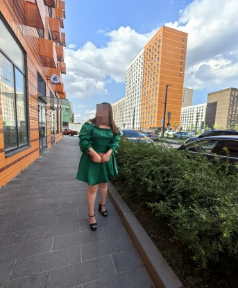 Живу в самом сердце Москвы и предлагаю тебе незабываемые моменты в моей компании. Благодаря опыту и креативности, я обеспечу тебя океаном наслаждения и блаженства. Мои нежные руки и чуткие губы будут баловать тебя, а мои услуги позволят раскрыть все фантазии и желания. У меня есть отличные отзывы от моих довольных клиентов, которые отмечают мою заинтересованность и профессионализм. Почувствуй волшебство моего мира и окунись в океан наслаждения. *emoji* Ольга